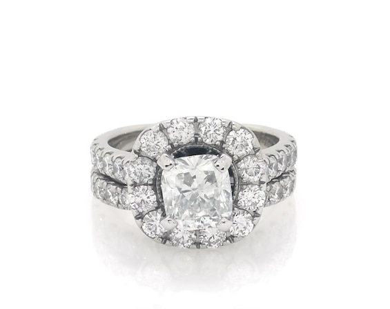 Previously Owned Neil Lane Cushion-Cut Diamond Bridal Set 3-1/3 ct tw 14K White Gold Size 5