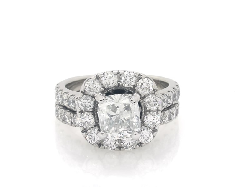 Main Image 1 of Previously Owned Neil Lane Cushion-Cut Diamond Bridal Set 3-1/3 ct tw 14K White Gold Size 5