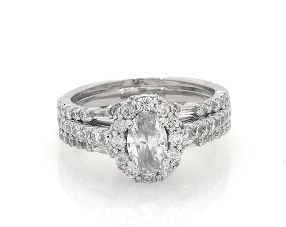 Previously Owned Oval-Cut Diamond Halo Bridal Set 2-1/8 ct tw 14K White Gold Size 8.5