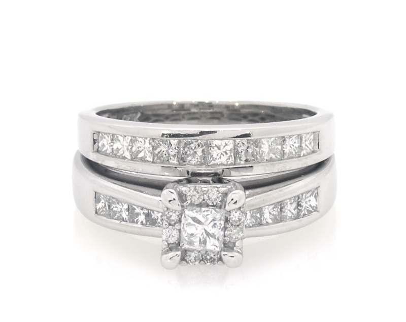 Main Image 1 of Previously Owned Princess-Cut Diamond Bridal Set 1-1/8 ct tw 14K White Gold Size 7
