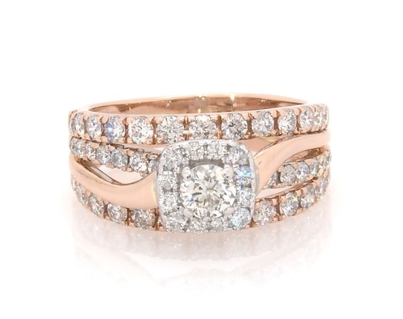 Previously Owned Round-Cut Diamond Halo Bridal Set 1-5/8 ct tw 14K Rose Gold Size 7.5