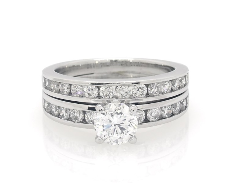Main Image 1 of Previously Owned Round-Cut Diamond Bridal Set 1-3/4 ct tw 14K White Gold Size 6.75