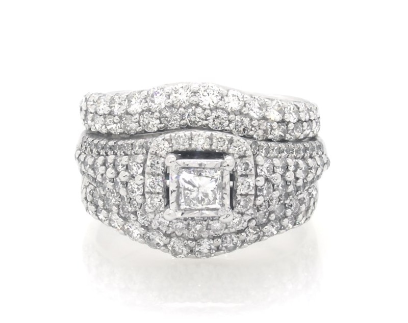 Main Image 1 of Previously Owned Princess-Cut Diamond Halo Bridal Set 2-1/3 ct tw 14K White Gold Size 7.75
