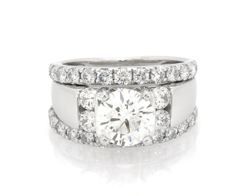 Main Image 1 of Previously Owned Round-Cut Diamond Bridal Set 2-3/4 ct tw 14K & 18K White Gold Size 5.25
