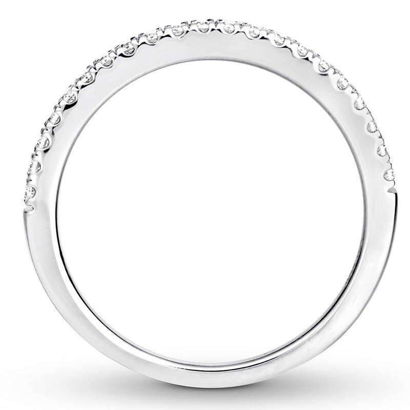 Main Image 2 of Diamond Wedding Band 1/4 carat tw Round 14K White Gold