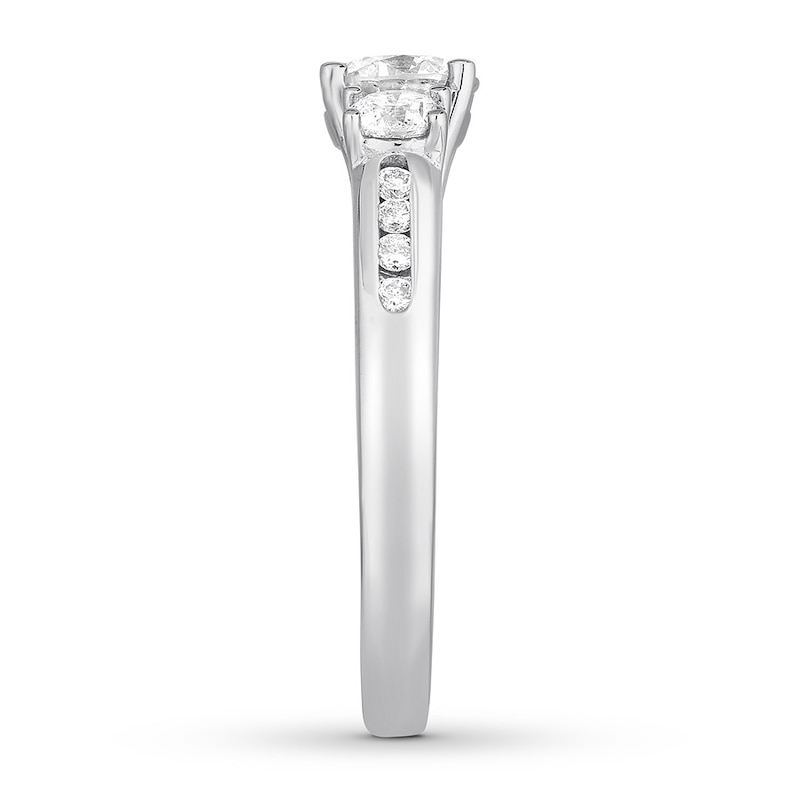 Main Image 3 of Three-Stone Diamond Ring 1-1/6 ct tw Round-cut 14K White Gold