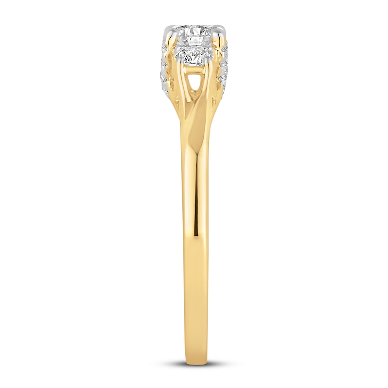 Main Image 3 of Diamond 3-Stone Engagement Ring 5/8 ct tw Round 14K Yellow Gold