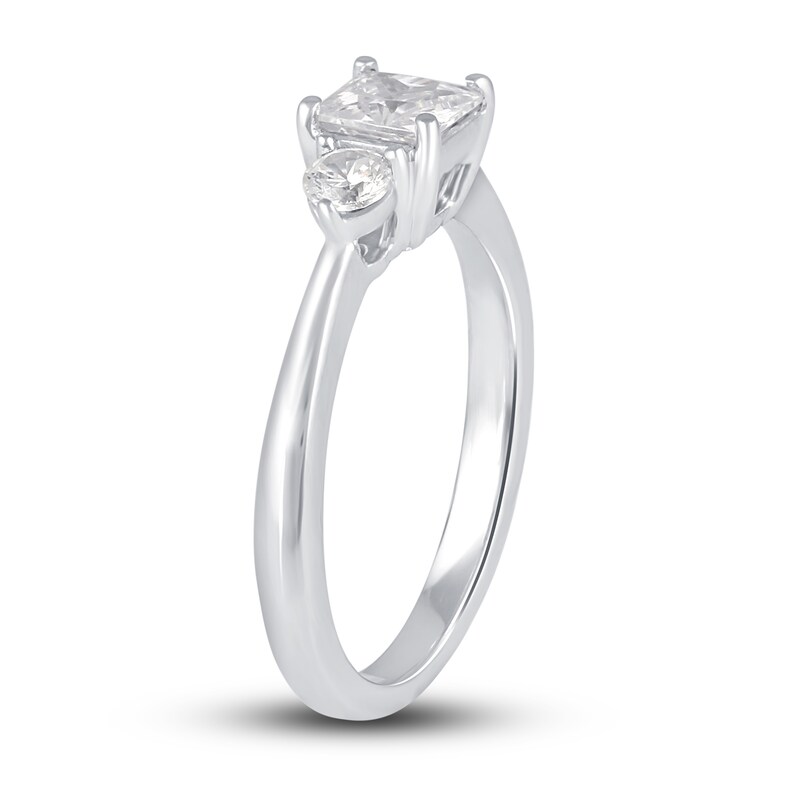 Main Image 2 of Diamond 3-Stone Engagement Ring 7/8 ct tw Princess/Round 14K White Gold