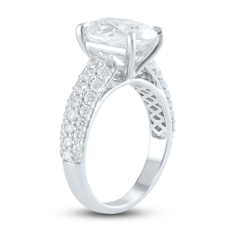 Main Image 2 of Lab-Grown Diamond Engagement Ring 4 ct tw Oval/Round 14K White Gold