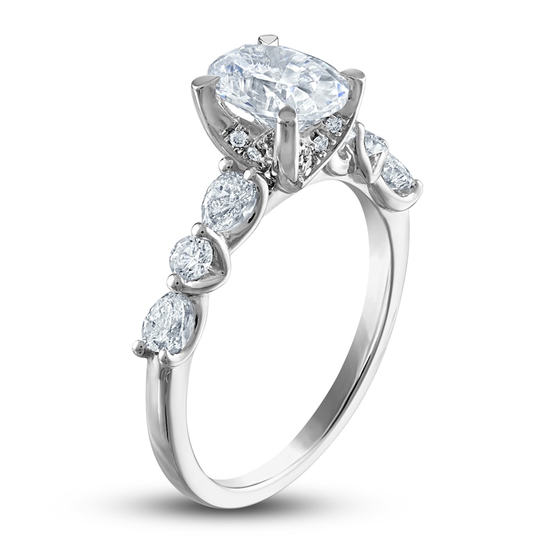 2.5 Ctw Solitaire Round Cut Engagement Ring in 18K Gold – Luxe VVS Jewelers