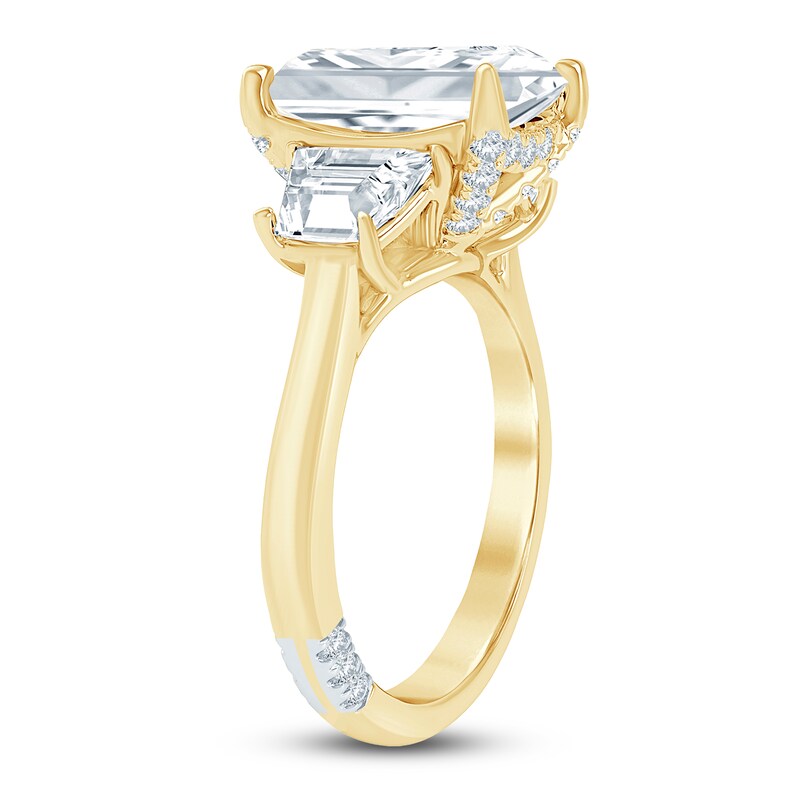 Main Image 2 of Pnina Tornai Lab-Grown Diamond Emerald & Trapezoid-Cut Three-Stone Engagement Ring 5-1/8 ct tw 14K Yellow Gold